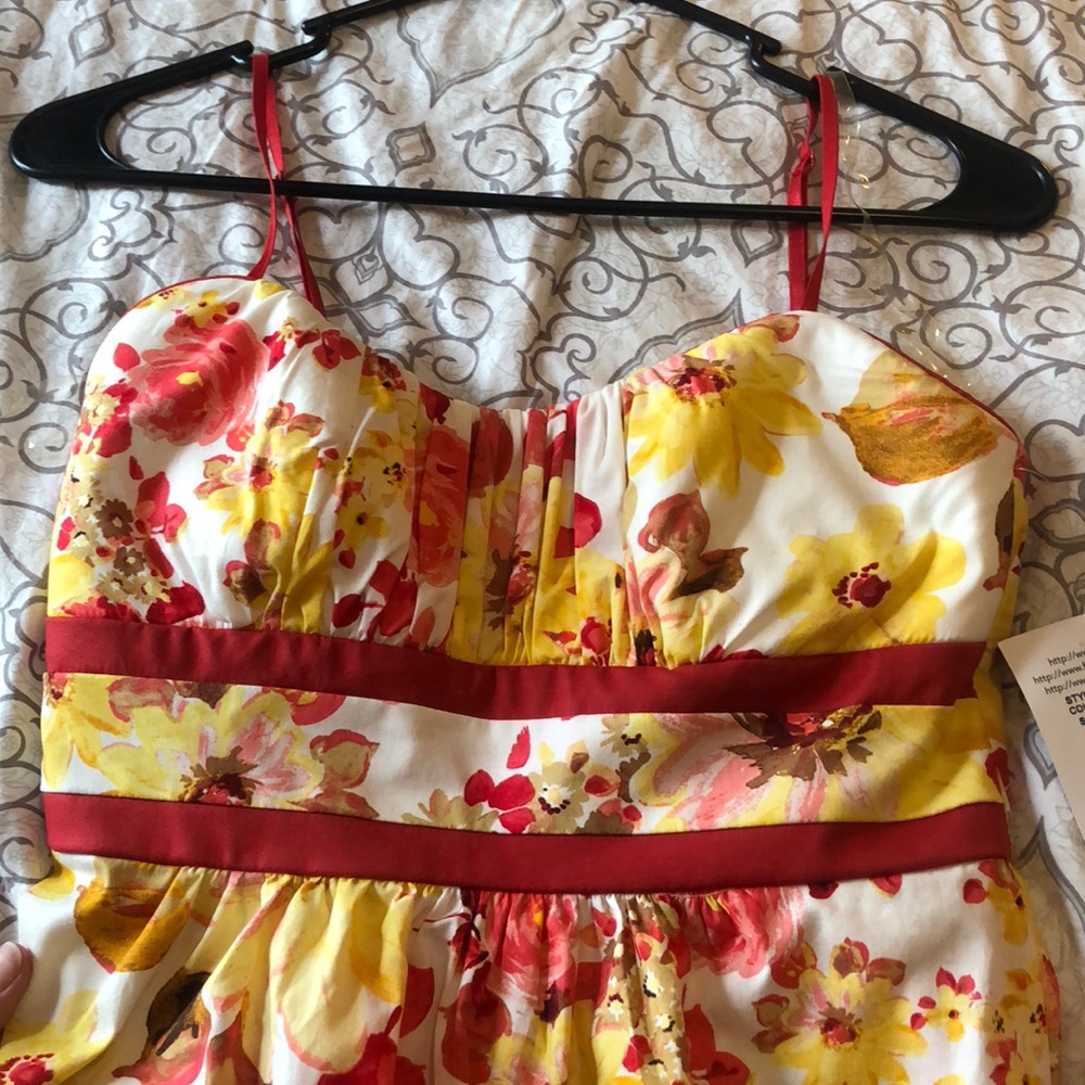 Dress - Picture 2 of 3